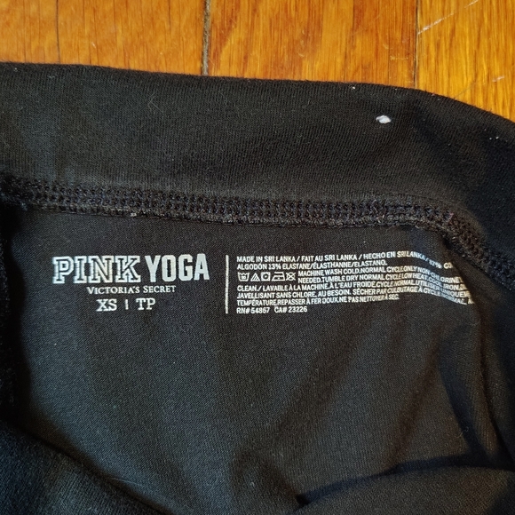 SOLD Victoria’s Secret PINK Foldover Yoga Shorts XS Black Silver Sequin Stretch - Picture 7 of 11